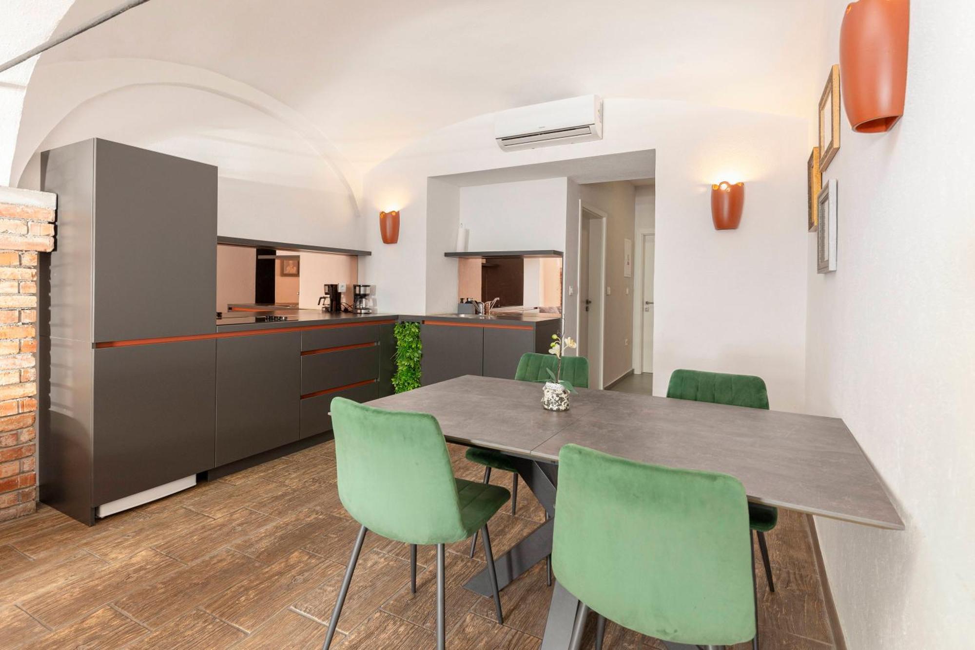 Aroma Apartments Ljubljana Extérieur photo
